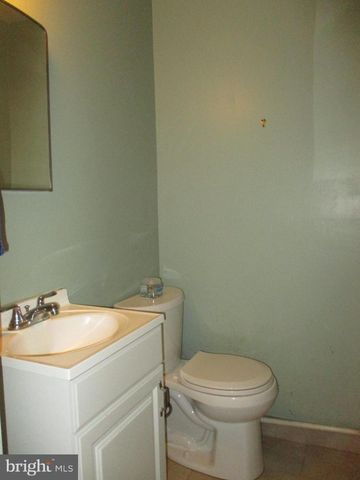 $850,000 | 6161 Foxcroft Road, Alexandria, VA 22307