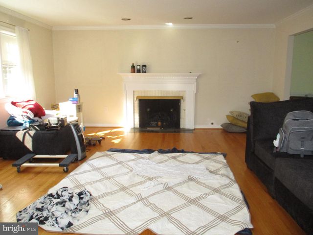 $850,000 | 6161 Foxcroft Road, Alexandria, VA 22307