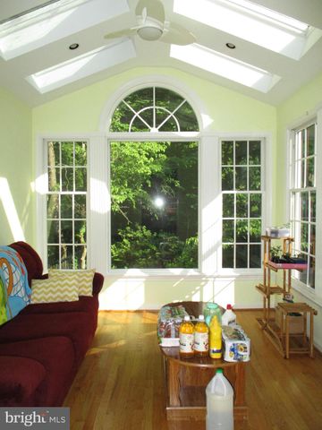 $850,000 | 6161 Foxcroft Road, Alexandria, VA 22307