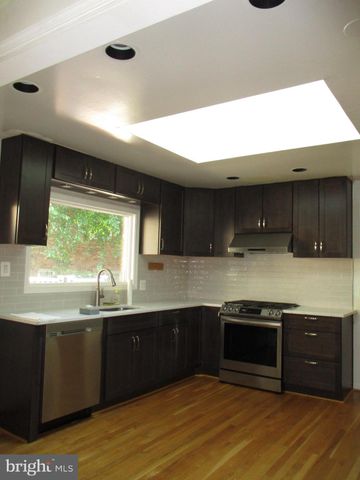 $850,000 | 6161 Foxcroft Road, Alexandria, VA 22307