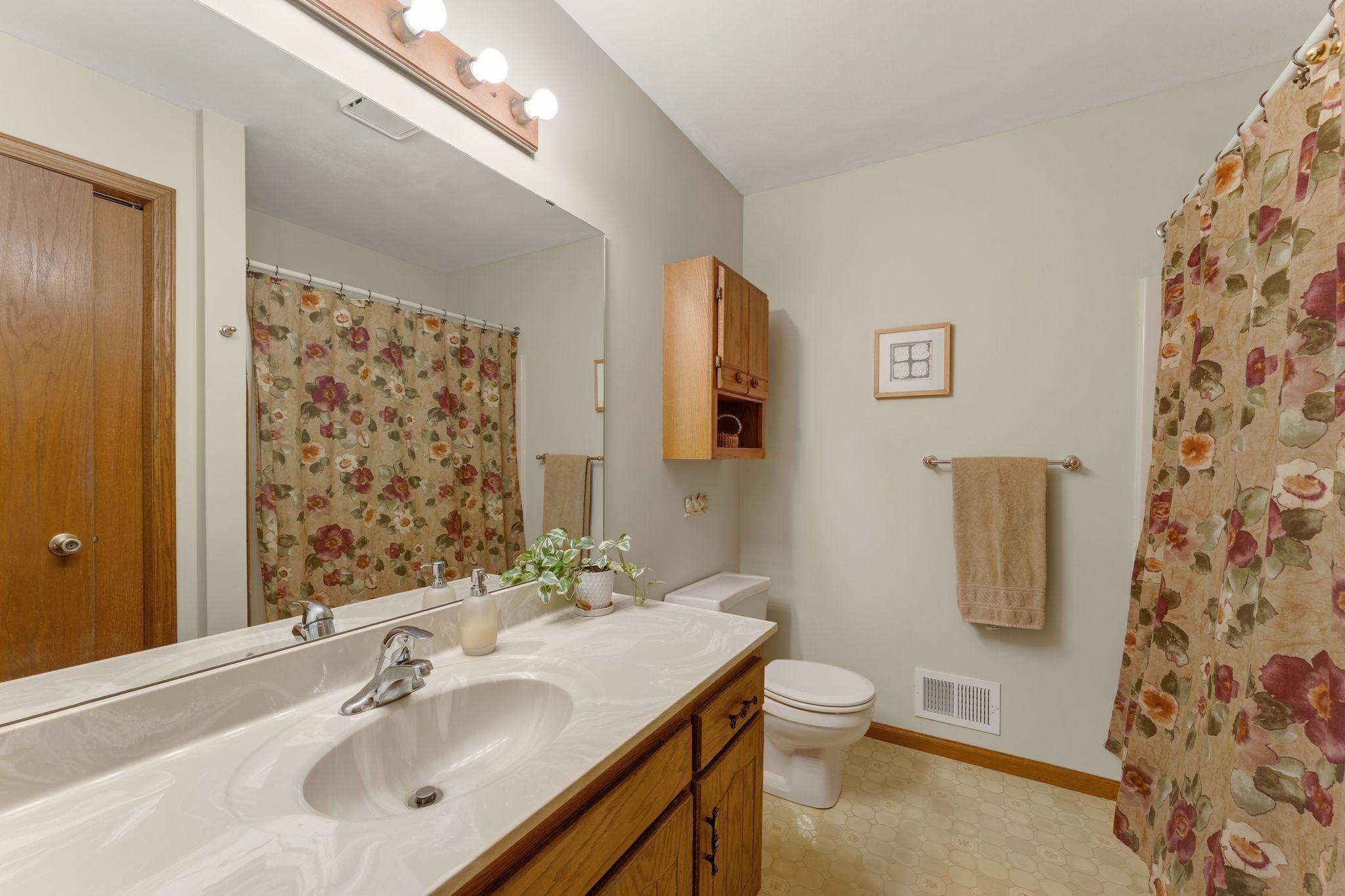 135 Old County Rd C East St. Paul, MN 55117 - Photo 14 of 41