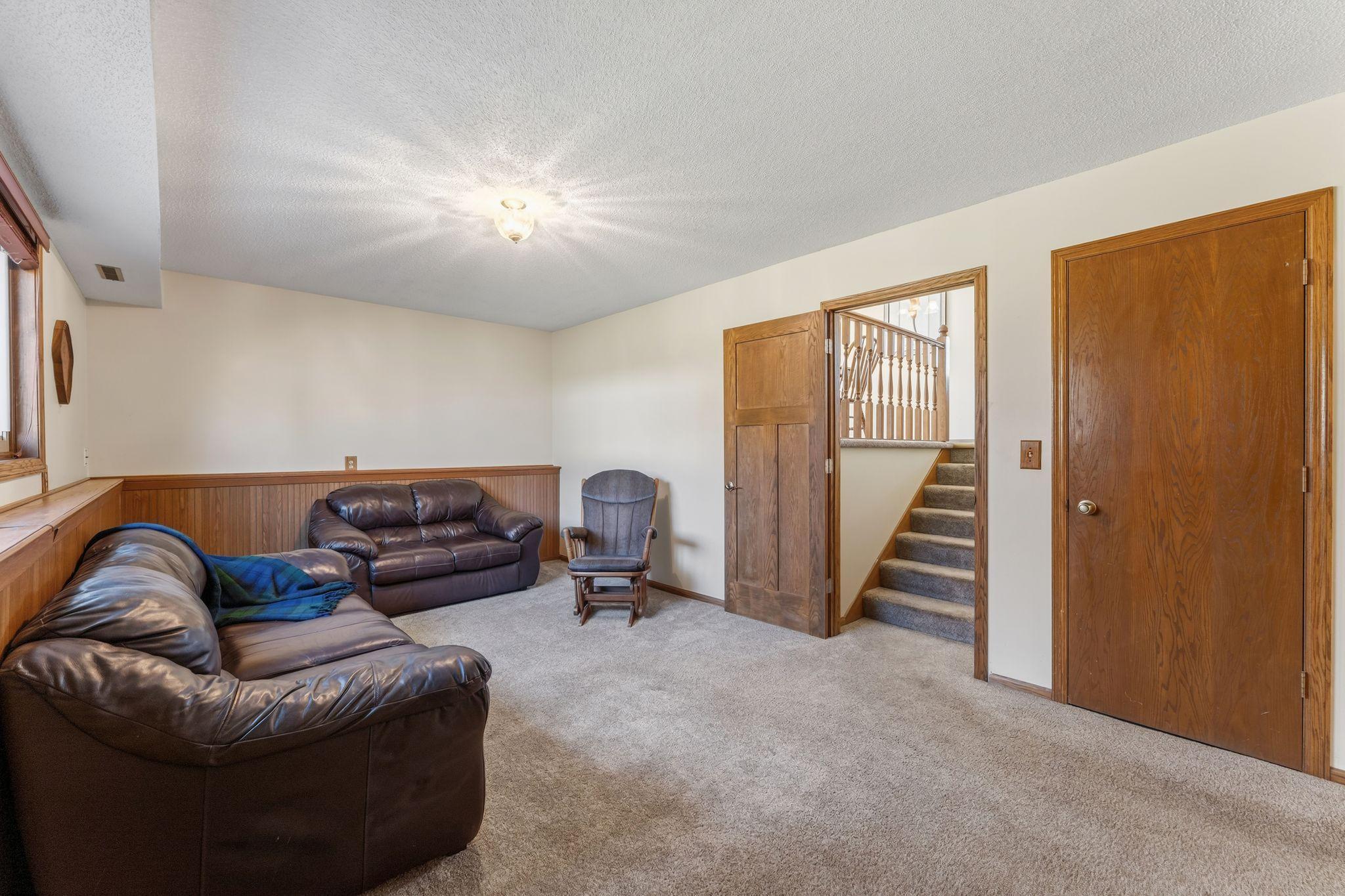 135 Old County Rd C East St. Paul, MN 55117 - Photo 15 of 41
