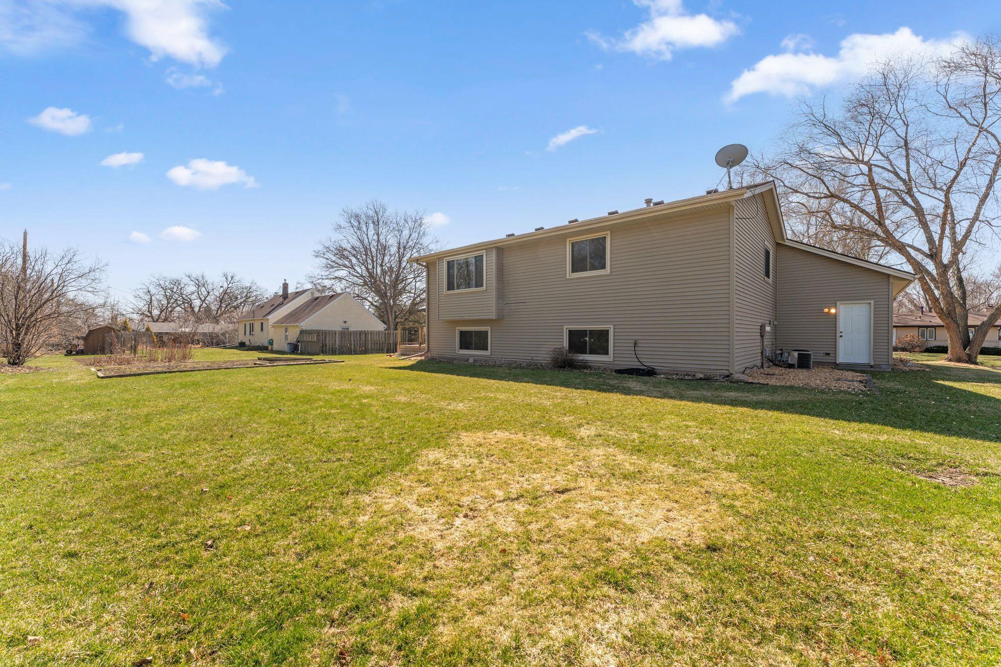 135 Old County Rd C East St. Paul, MN 55117 - Photo 35 of 41