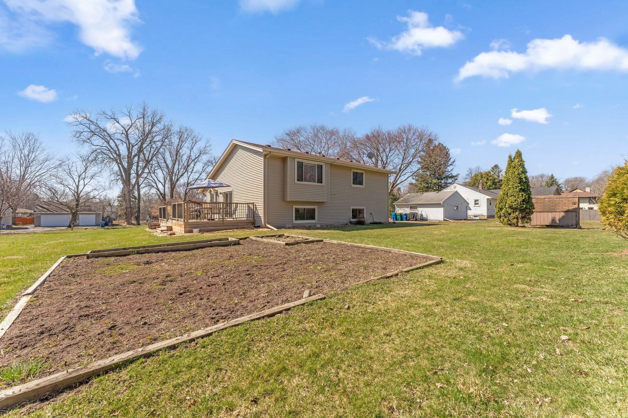 135 Old County Rd C East St. Paul, MN 55117 - Photo 7 of 41