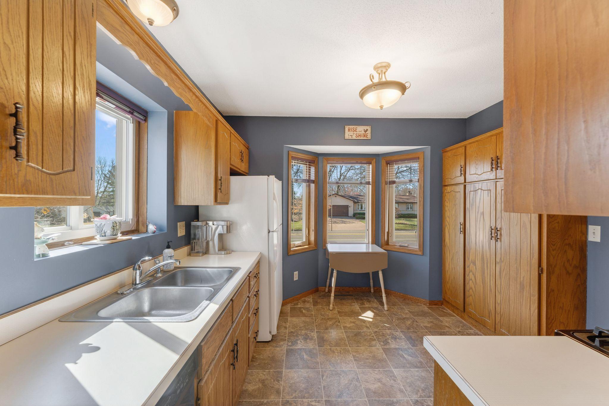 135 Old County Rd C East St. Paul, MN 55117 - Photo 9 of 41