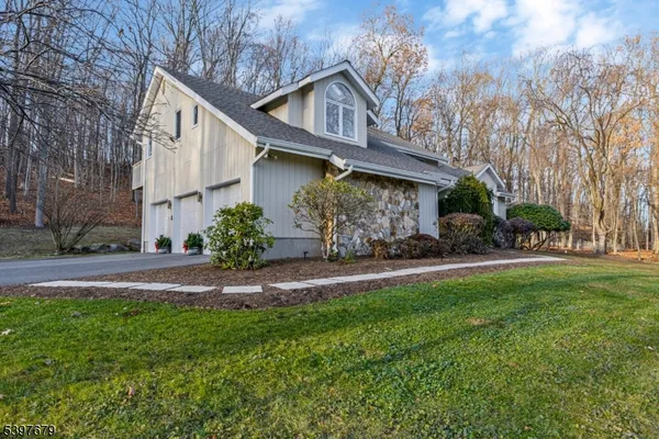 $899,900 | 14 Lookout Drive, Ledgewood, NJ 07852