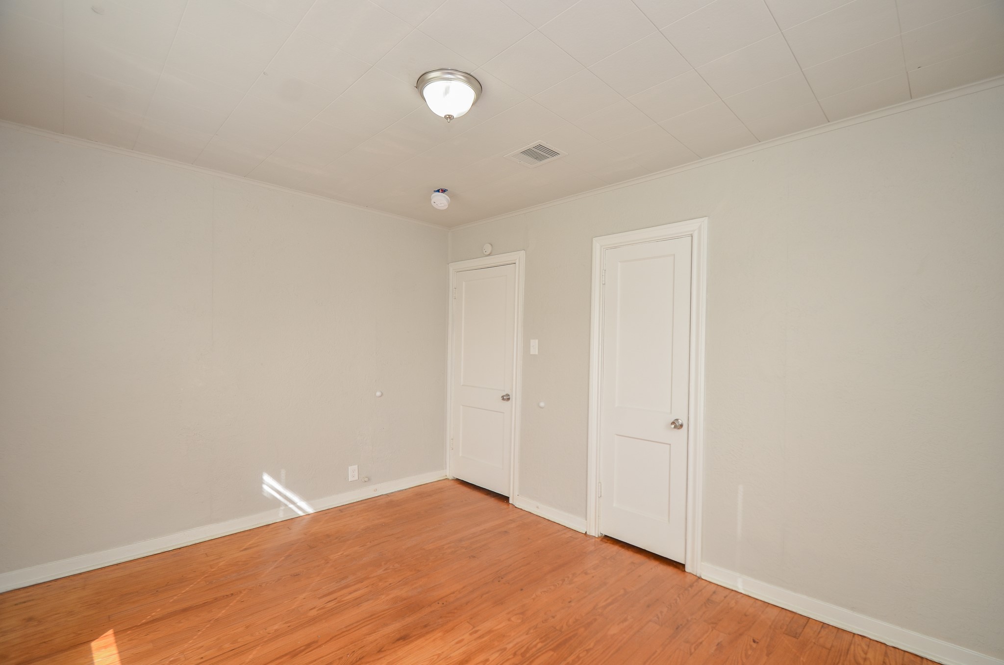217 Owens Street Houston, TX 77029 - Photo 7 of 20