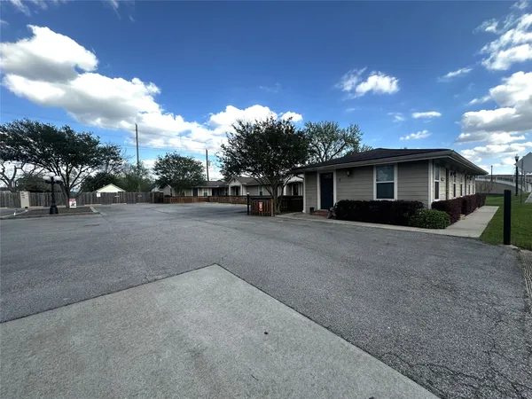 $895 | 507 Houston Street, Unit 8, Rosenberg, TX 77471