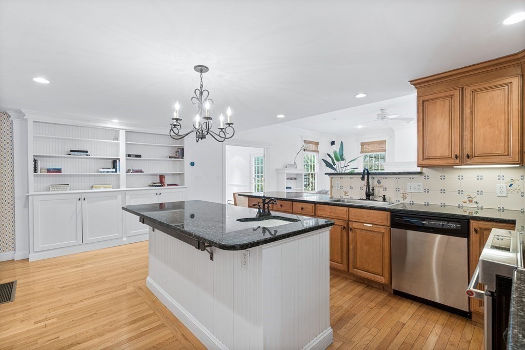 30 Standish Road Wellesley, MA 02481 - Photo 8 of 25