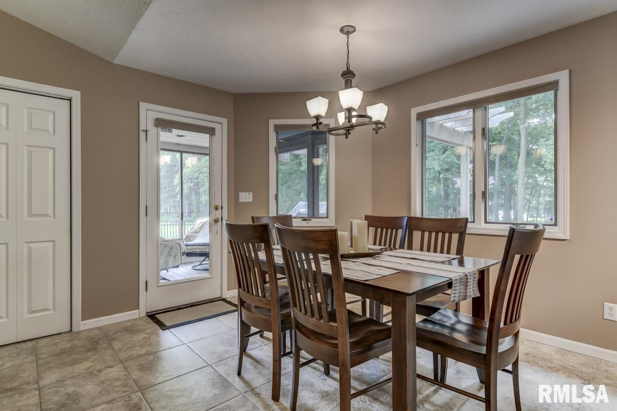 2320 Chesapeake Landing Springfield, IL 62712 - Photo 17 of 36 Gallery Image 17