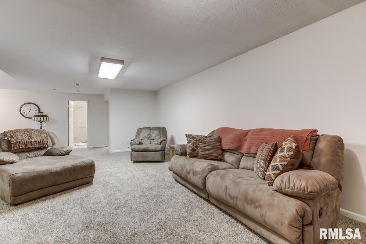 2320 Chesapeake Landing Springfield, IL 62712 - Photo 33 of 36 Gallery Image 33