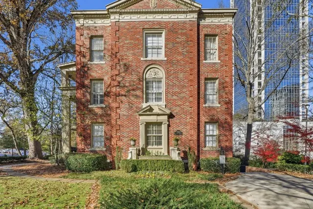 $2,100 | 2814 Peachtree Road Northwest, Unit 4, Atlanta, GA 30305
