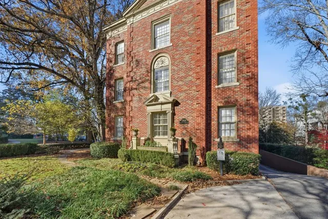 $2,100 | 2814 Peachtree Road Northwest, Unit 4, Atlanta, GA 30305