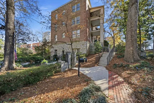 $2,100 | 2814 Peachtree Road Northwest, Unit 4, Atlanta, GA 30305