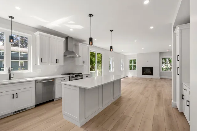 $1,159,900 | 8 Senter Street, Salem, NH 03079