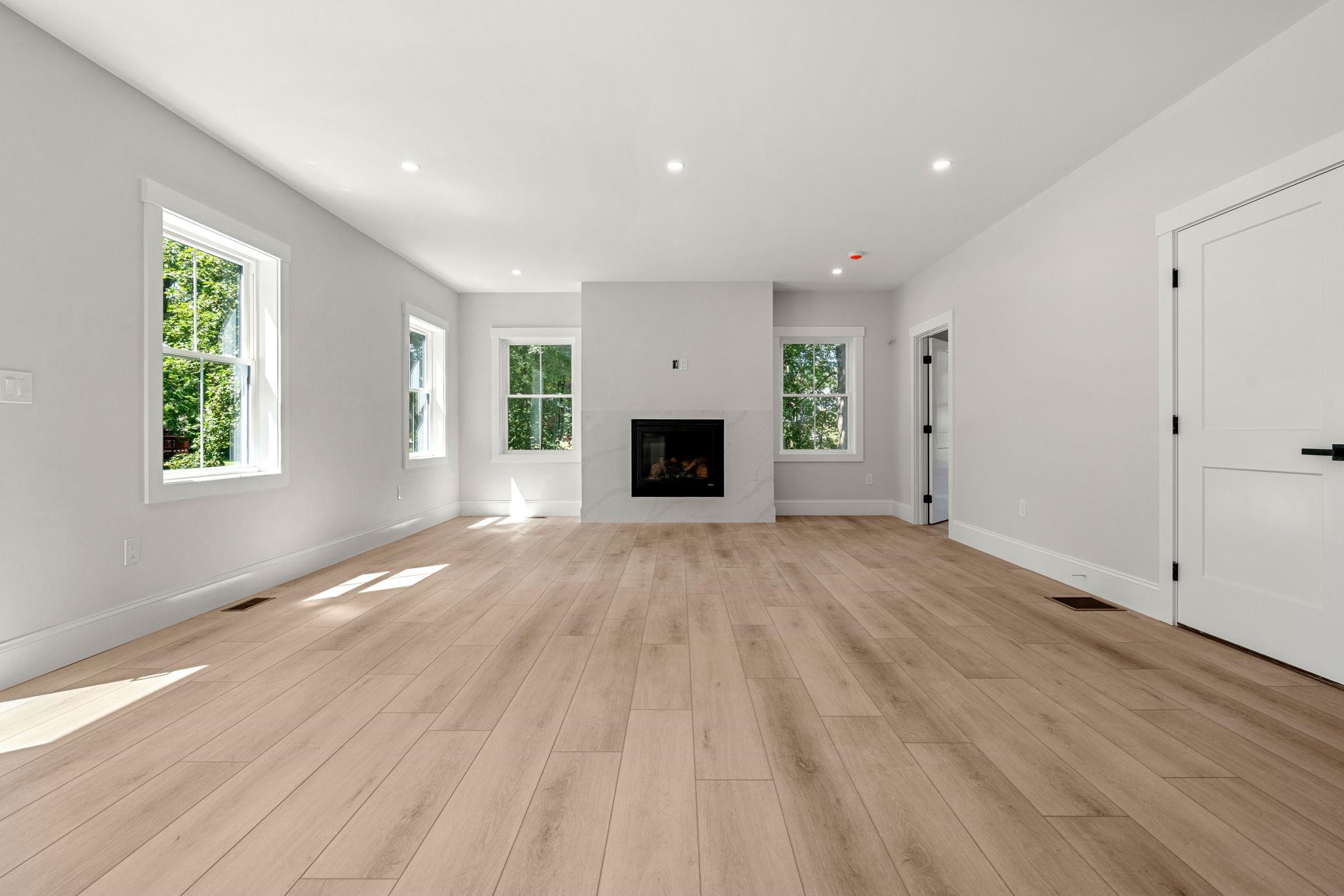 8 Senter Street Salem, NH 03079 - Photo 15 of 43