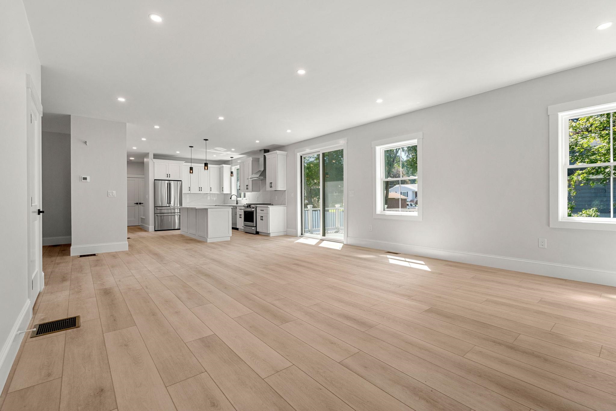 8 Senter Street Salem, NH 03079 - Photo 17 of 43