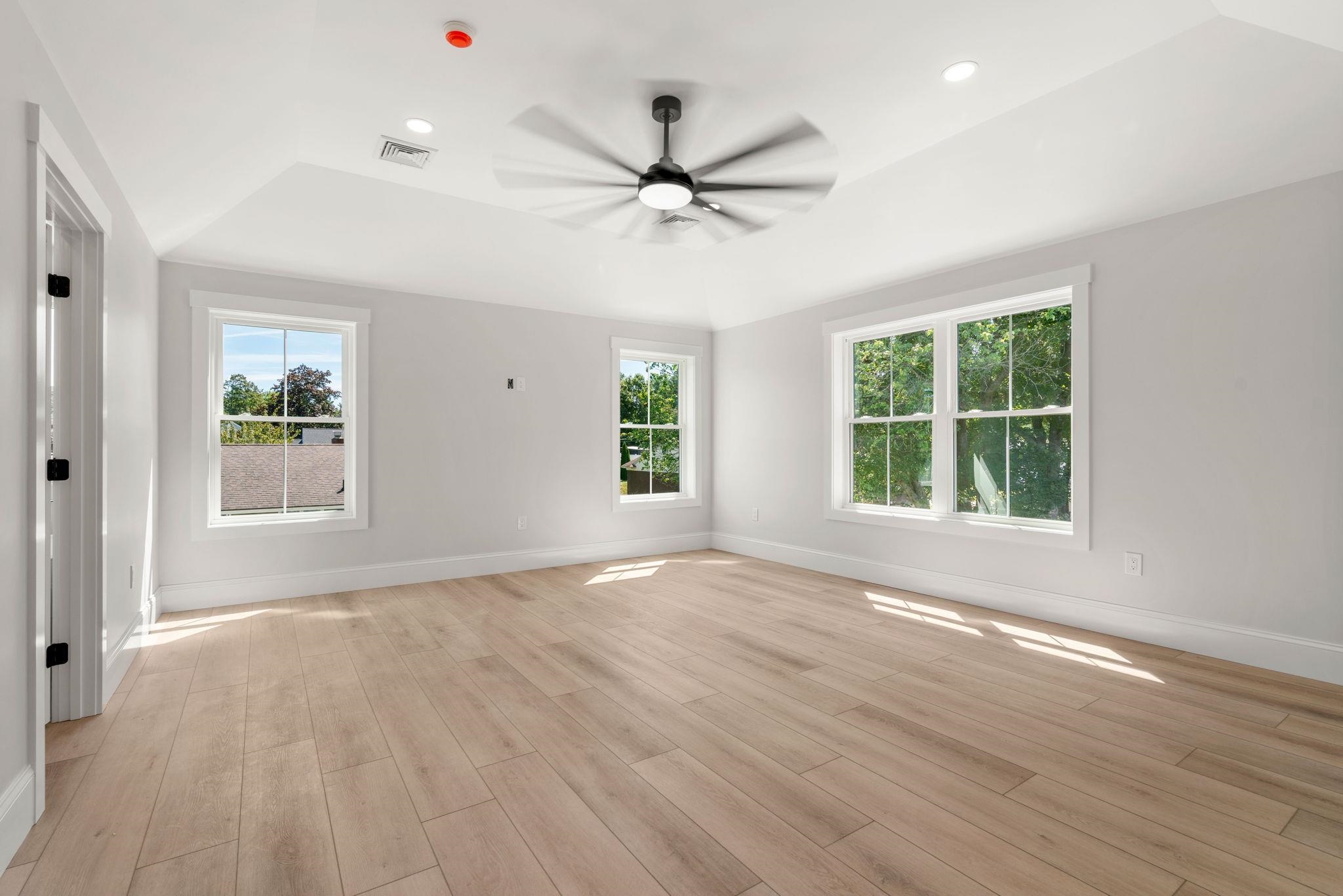 8 Senter Street Salem, NH 03079 - Photo 27 of 43