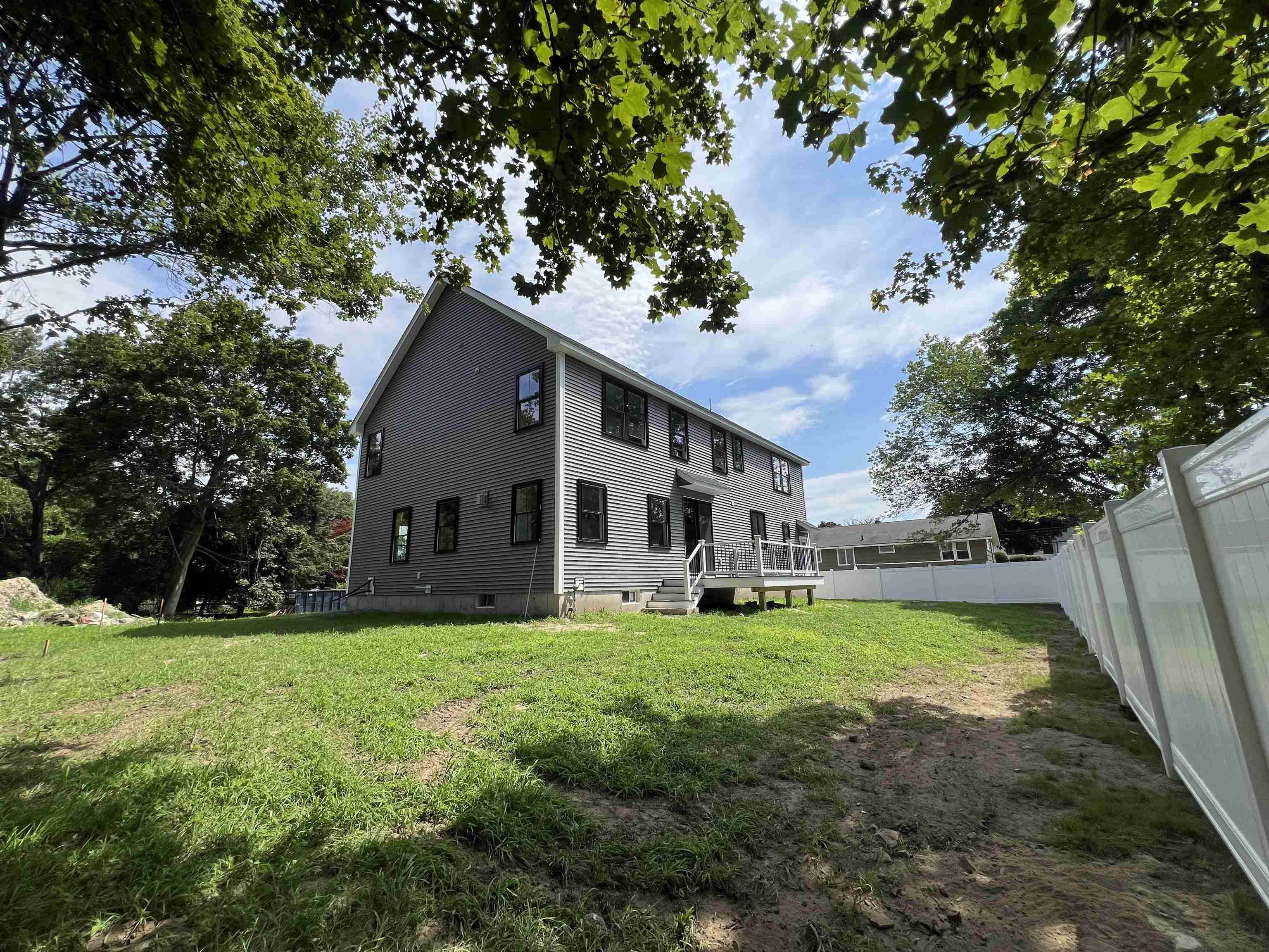 8 Senter Street Salem, NH 03079 - Photo 4 of 43