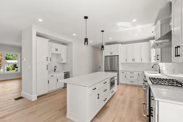 $1,159,900 | 8 Senter Street, Salem, NH 03079