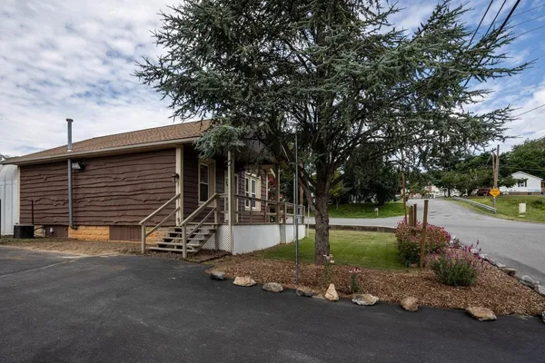 $255,000 | 2408 Cedar Street, Staunton, VA 24401