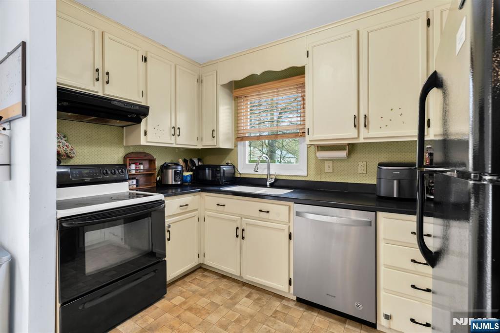 140 Papscoe Road West Milford, NJ 07421 - Photo 22 of 47