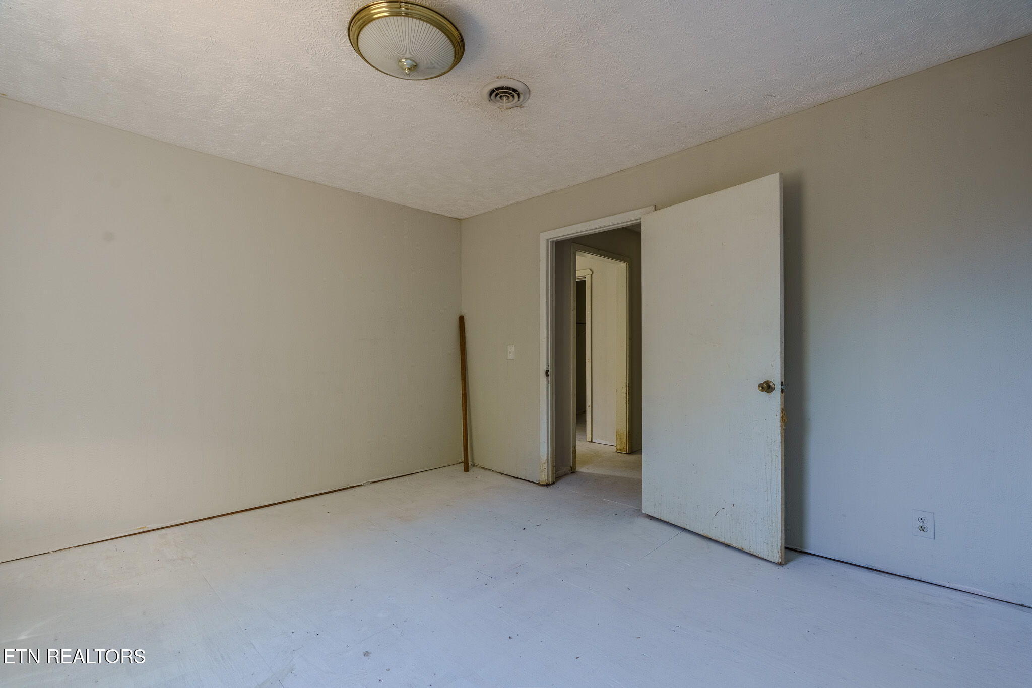 960 Chestnut Grove Road Dandridge, TN 37725 - Photo 13 of 18 16-web-or-mls-_DSC0671-HDR