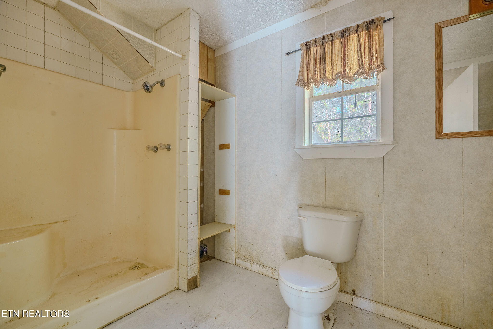 960 Chestnut Grove Road Dandridge, TN 37725 - Photo 16 of 18 22-web-or-mls-_DSC0746-HDR