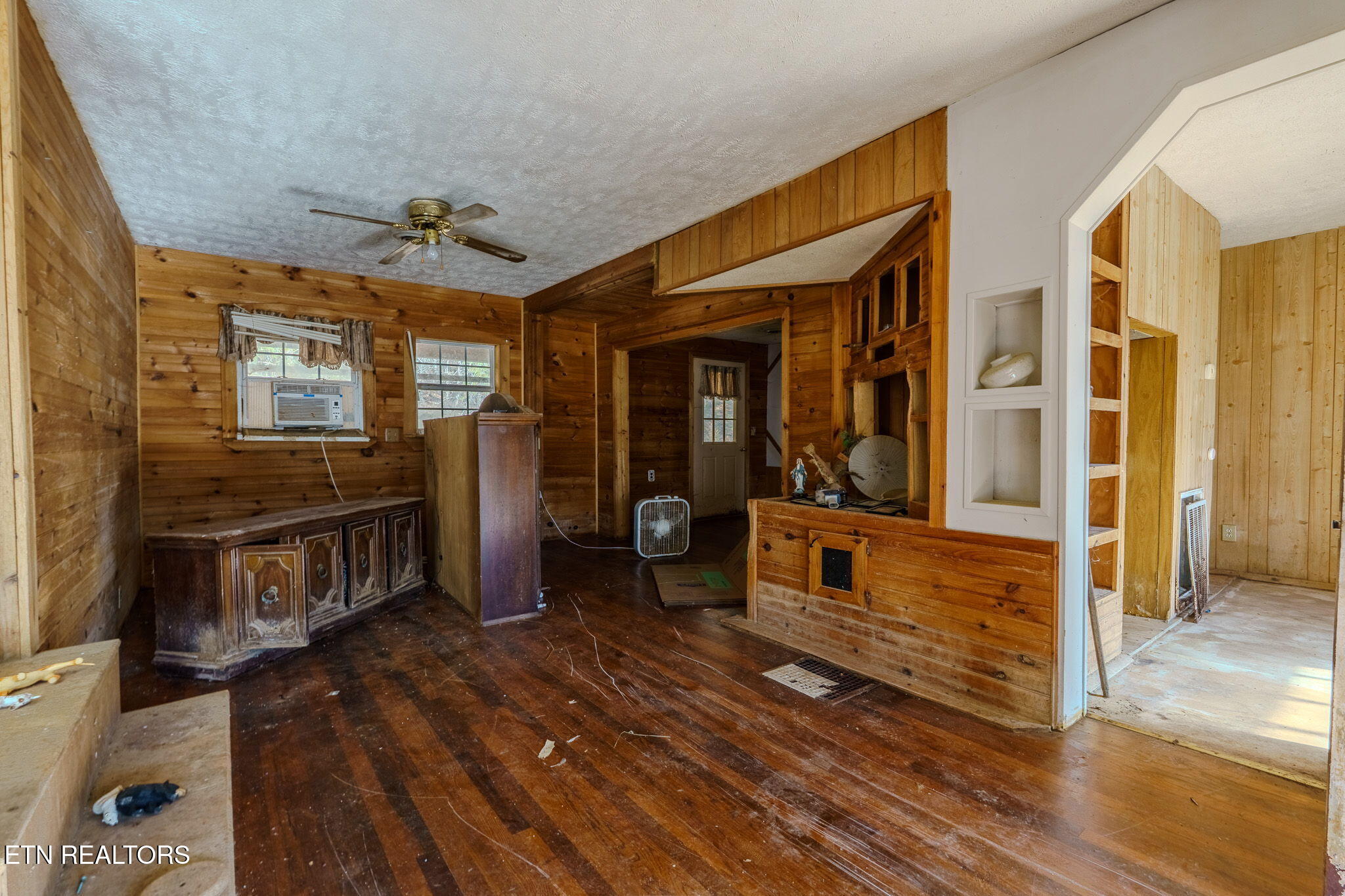 960 Chestnut Grove Road Dandridge, TN 37725 - Photo 3 of 18 4-web-or-mls-_DSC0546-HDR