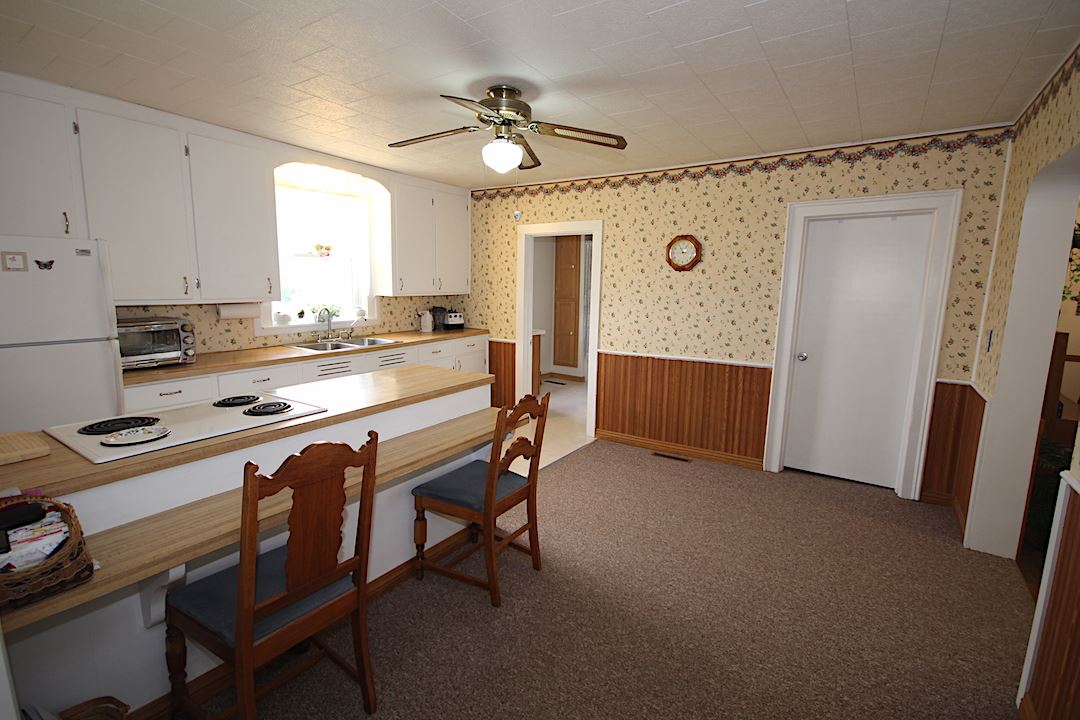 5665 Grant Road Mount Pleasant, MI 48858 - Photo 11 of 33 1833937-10.JPG