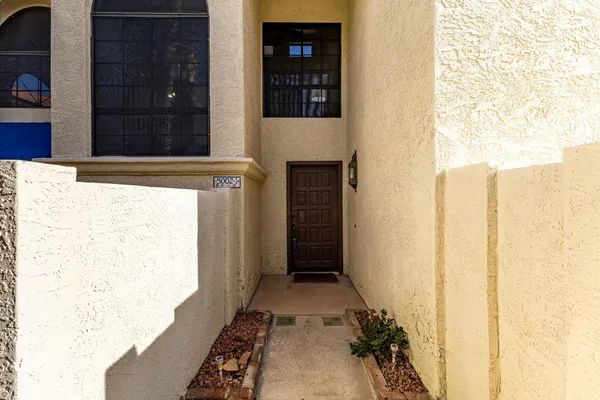 $2,225 | 5002 East Siesta Drive, Unit 1, Phoenix, AZ 85044