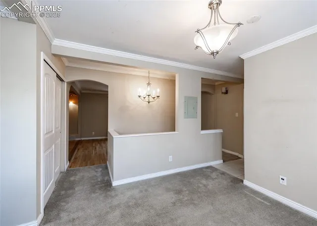 en view interior of the house and hallway