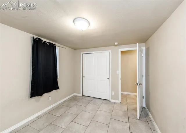 an empty room with a empty space