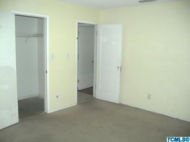 1425 East Early Avenue Reedley, CA 93654 - Photo 5 of 8 bedroom