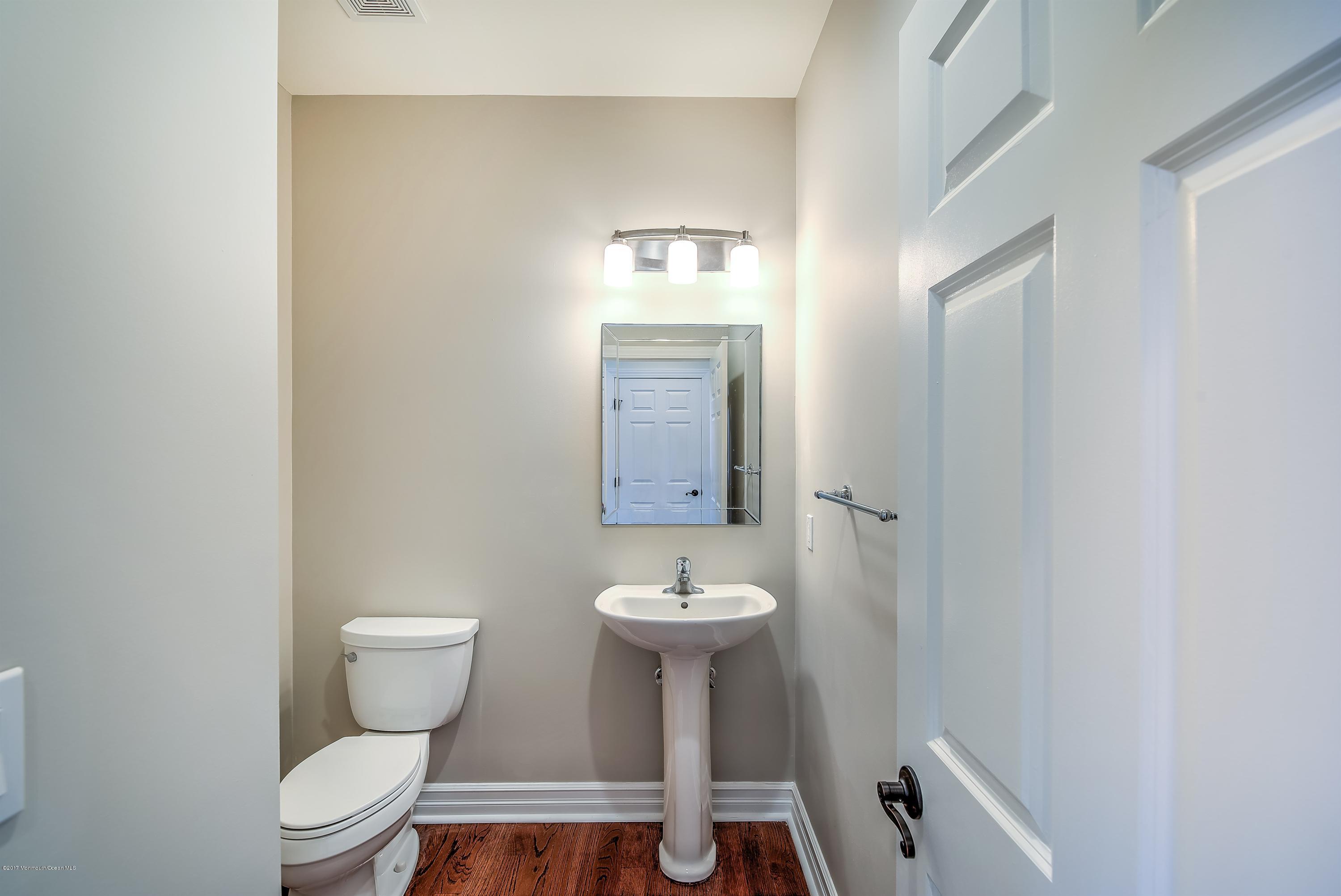 4 Lahaway Court Cream Ridge, NJ 08514 - Photo 18 of 29 017_POWDER ROOM