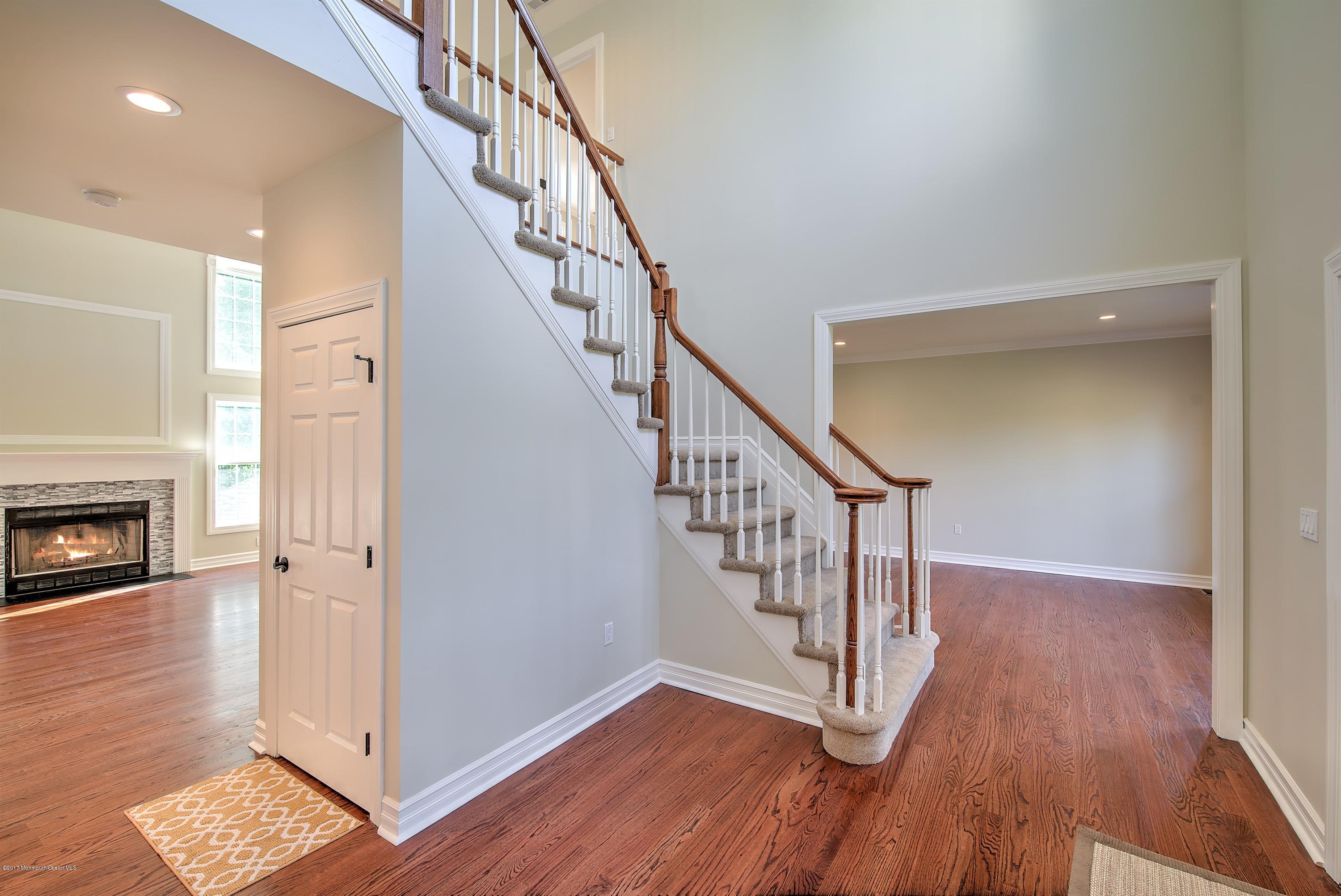 002_FOYER
