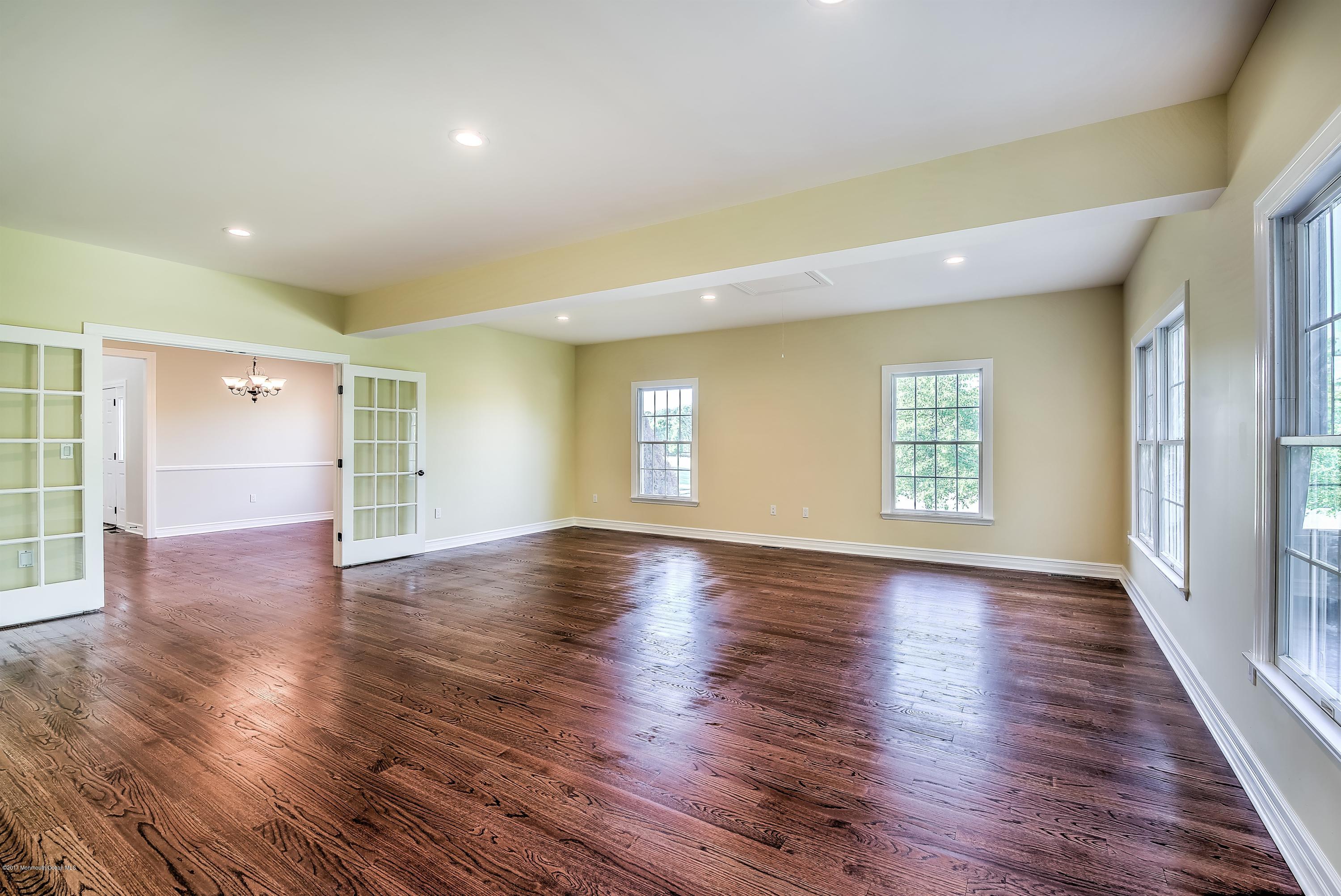 4 Lahaway Court Cream Ridge, NJ 08514 - Photo 8 of 29 007_DEN