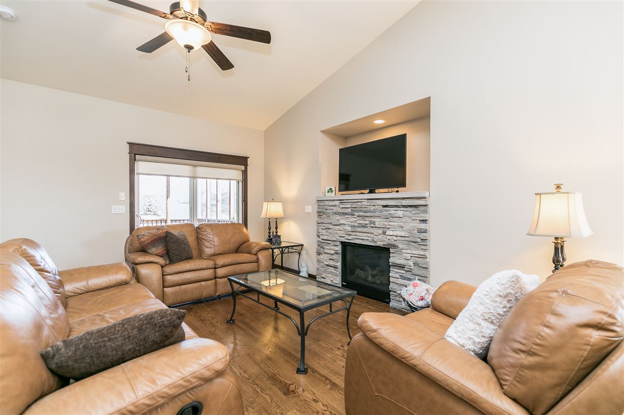 454 Ridge View Drive Fairfax, IA 52228 - Photo 5 of 36 Gallery Image 5