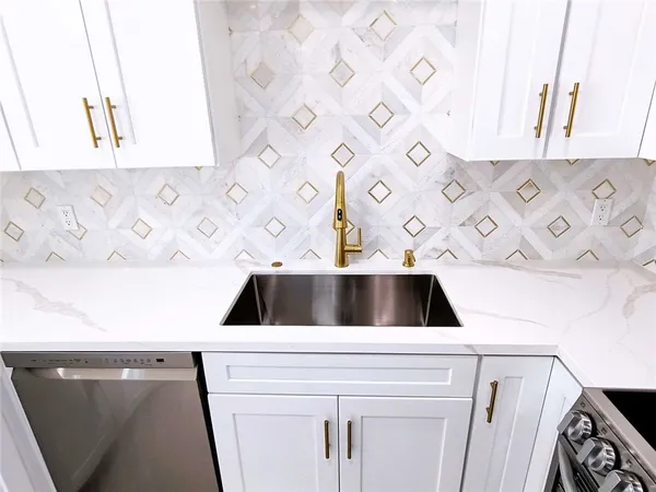 a view of utility room