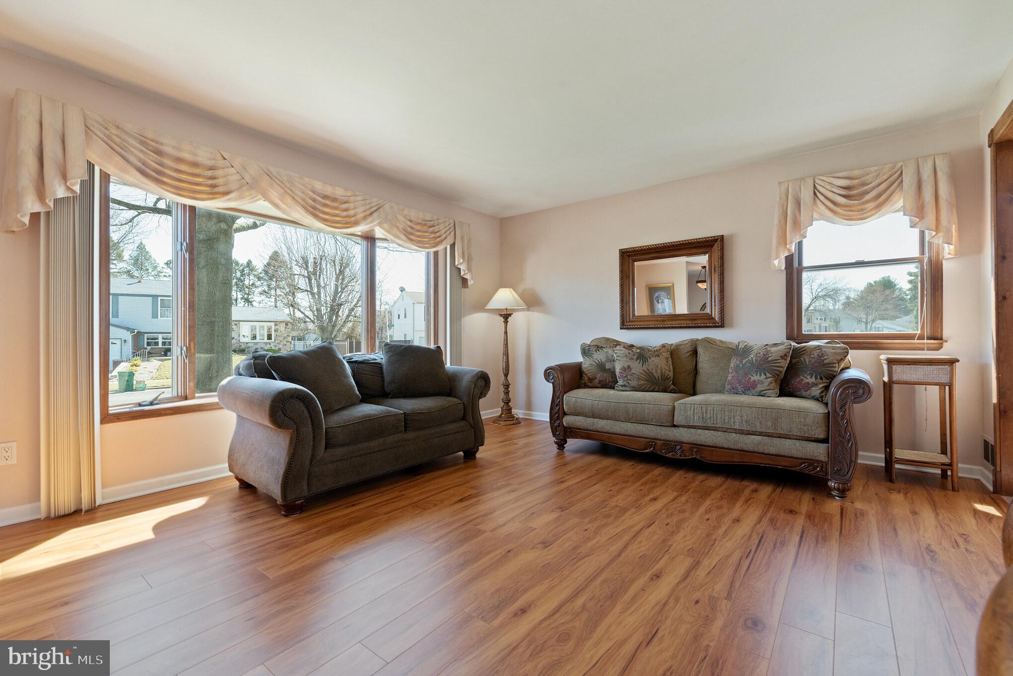 3330 Claridge Road Bensalem, PA 19020 - Photo 5 of 30 Living Room