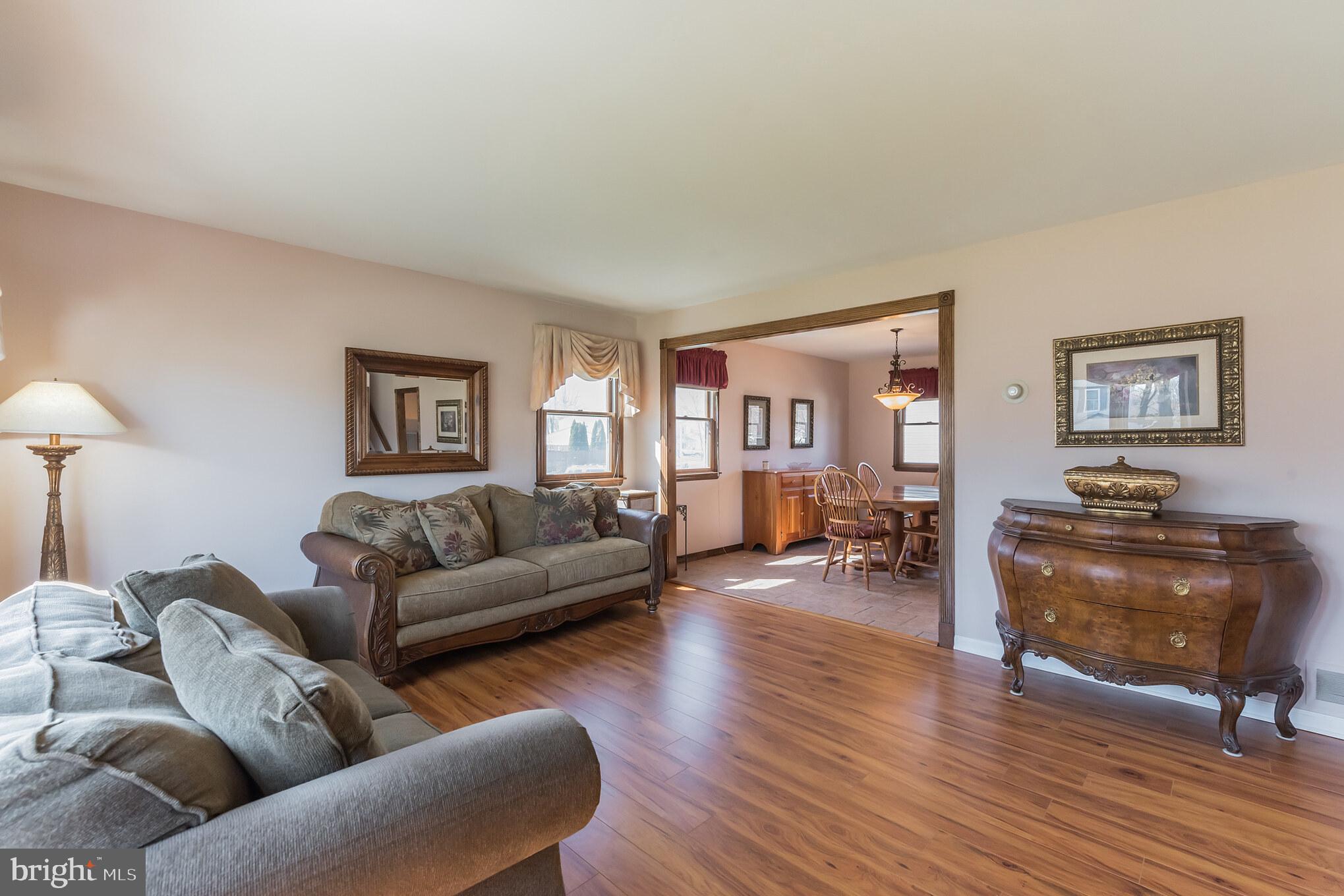 3330 Claridge Road Bensalem, PA 19020 - Photo 6 of 30 Living Room
