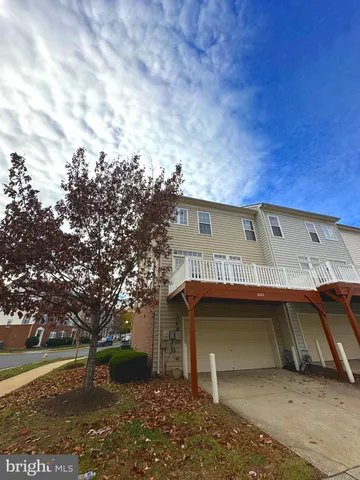 $2,825 | 2100 Abbottsbury Way, Woodbridge, VA 22191