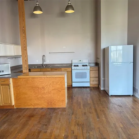 $1,995 | 2220 South Harwood Street, Unit 201, Dallas, TX 75215