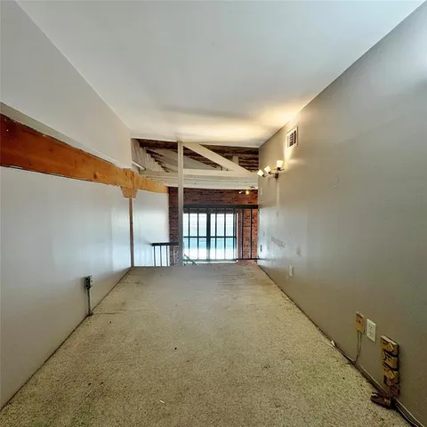 $1,995 | 2220 South Harwood Street, Unit 201, Dallas, TX 75215