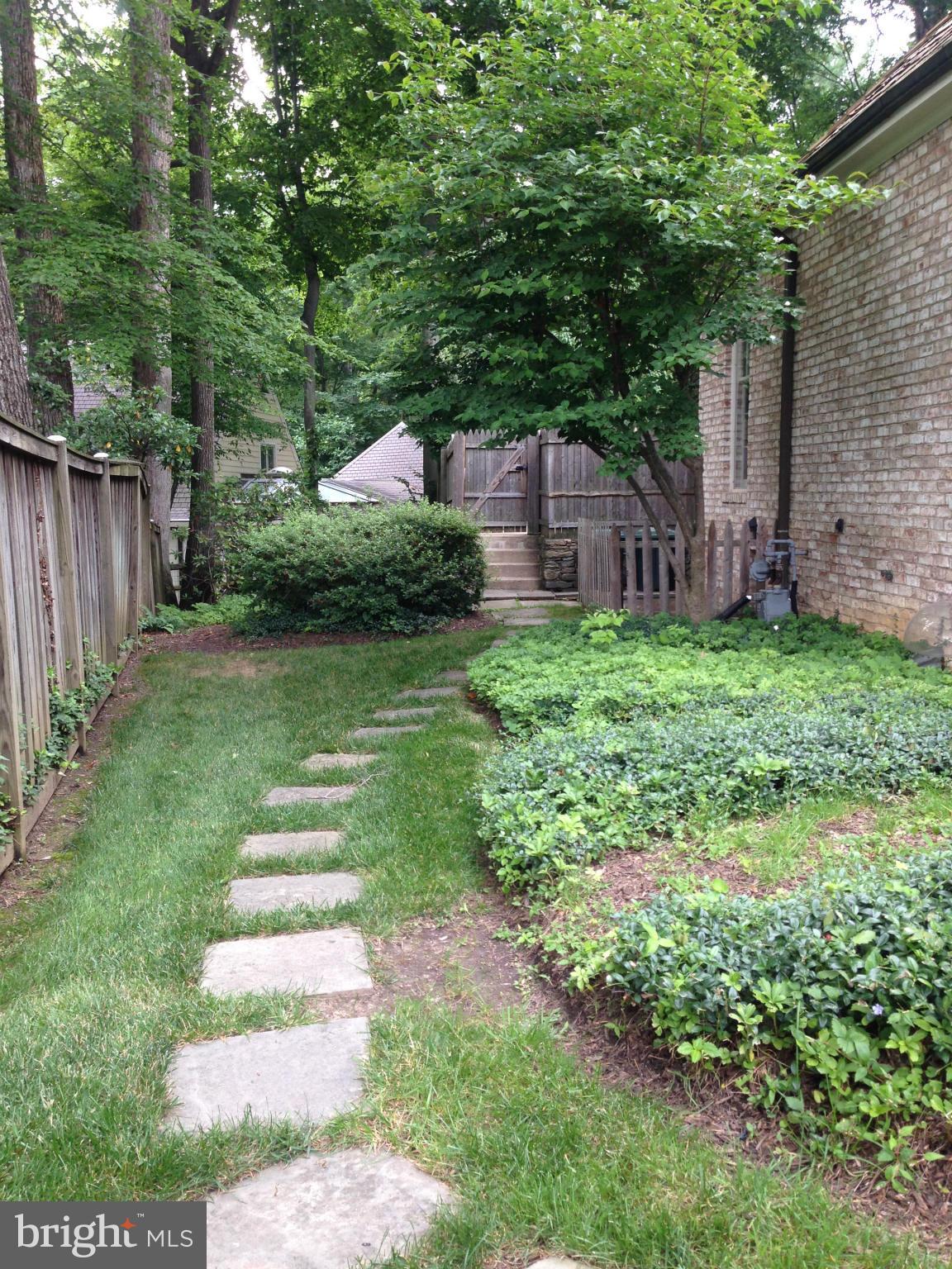 7109 Darby Road Bethesda, MD 20817 - Photo 2 of 22 Exterior (General)