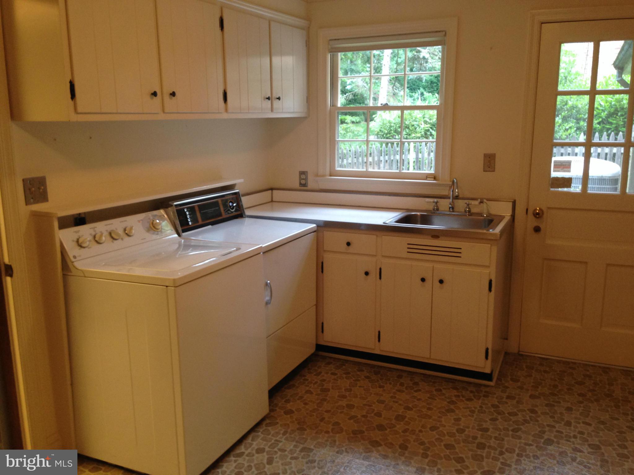 7109 Darby Road Bethesda, MD 20817 - Photo 14 of 22 Interior (General)
