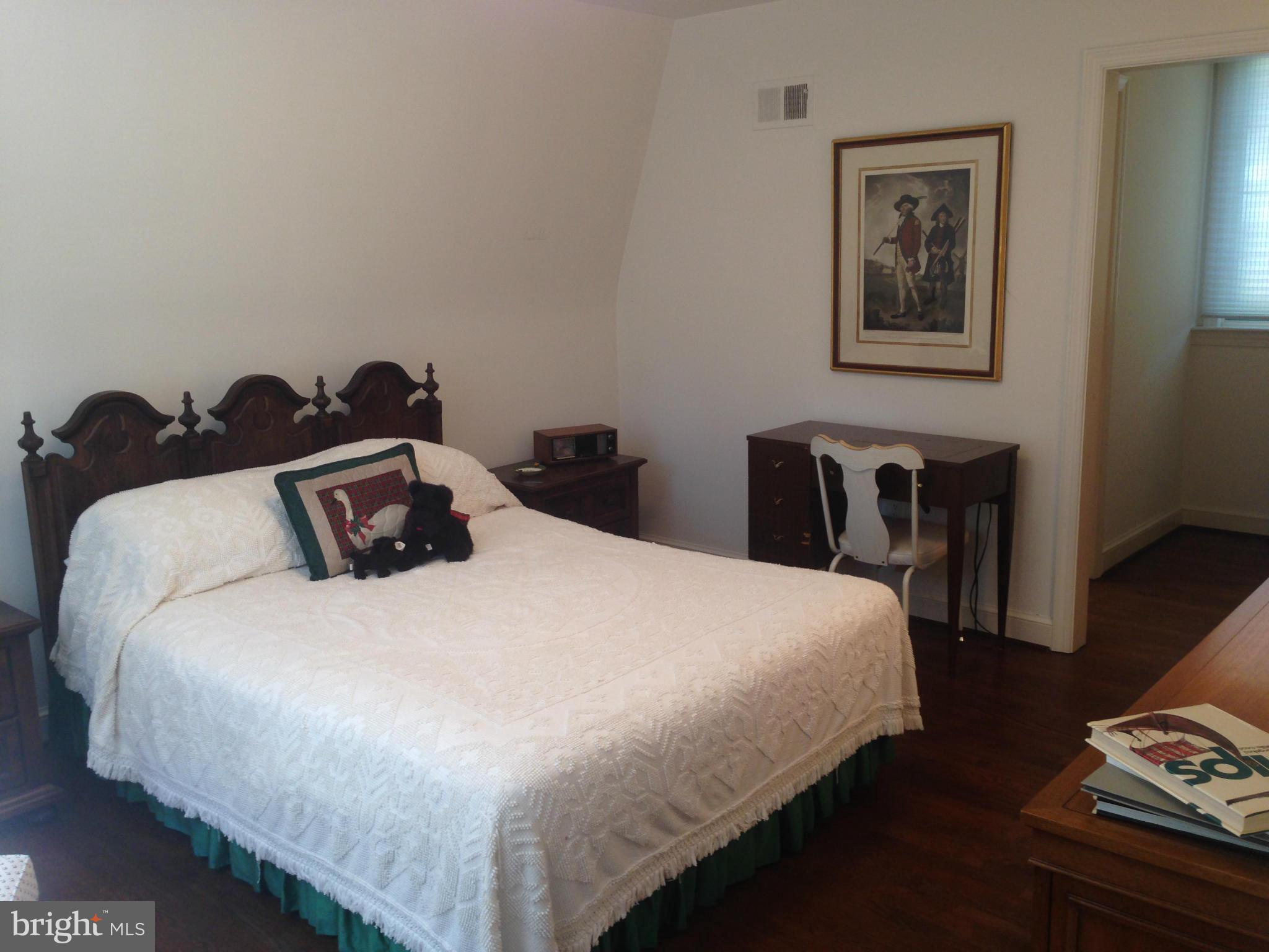 7109 Darby Road Bethesda, MD 20817 - Photo 16 of 22 Bedroom