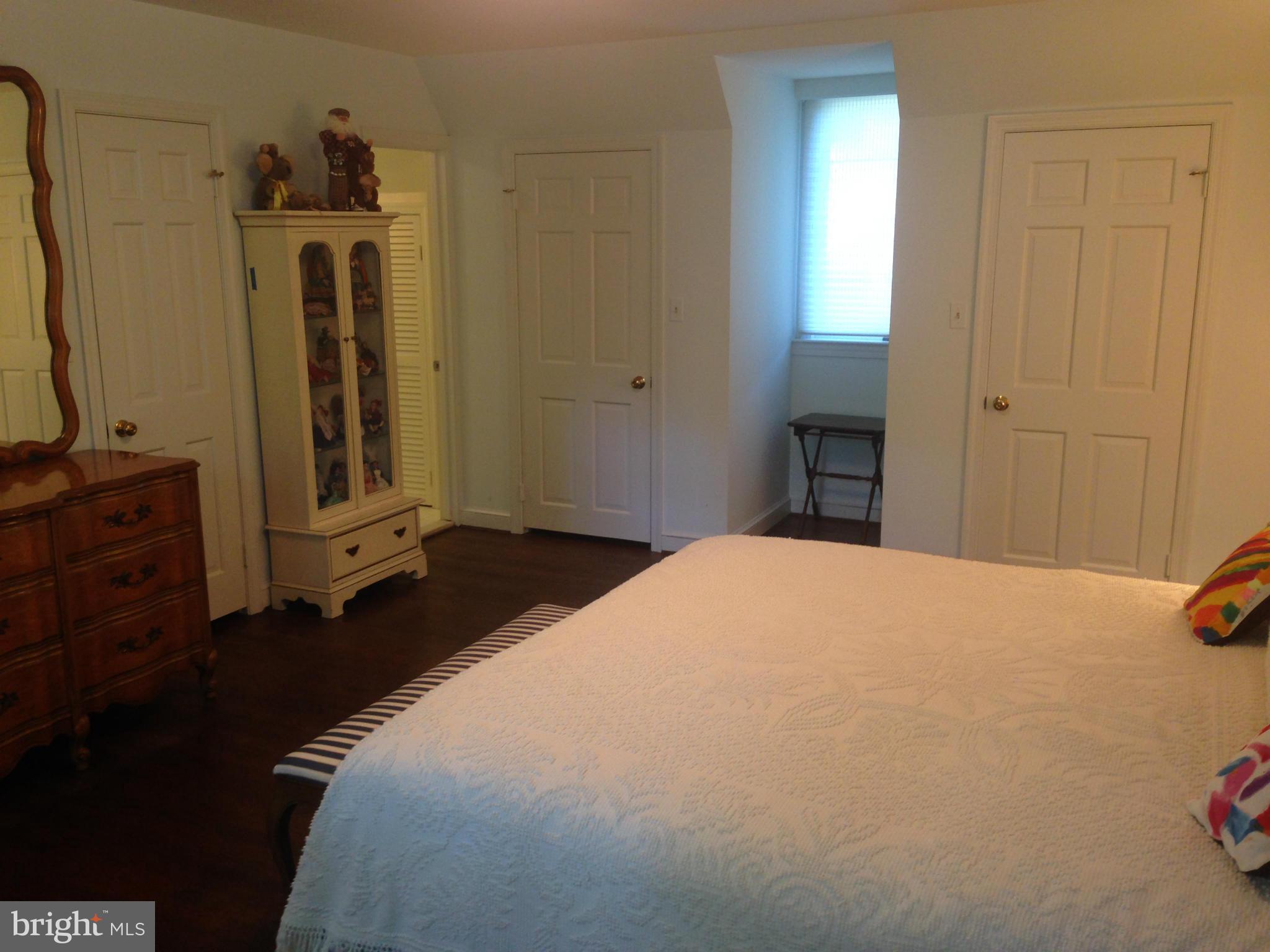 7109 Darby Road Bethesda, MD 20817 - Photo 17 of 22 Bedroom