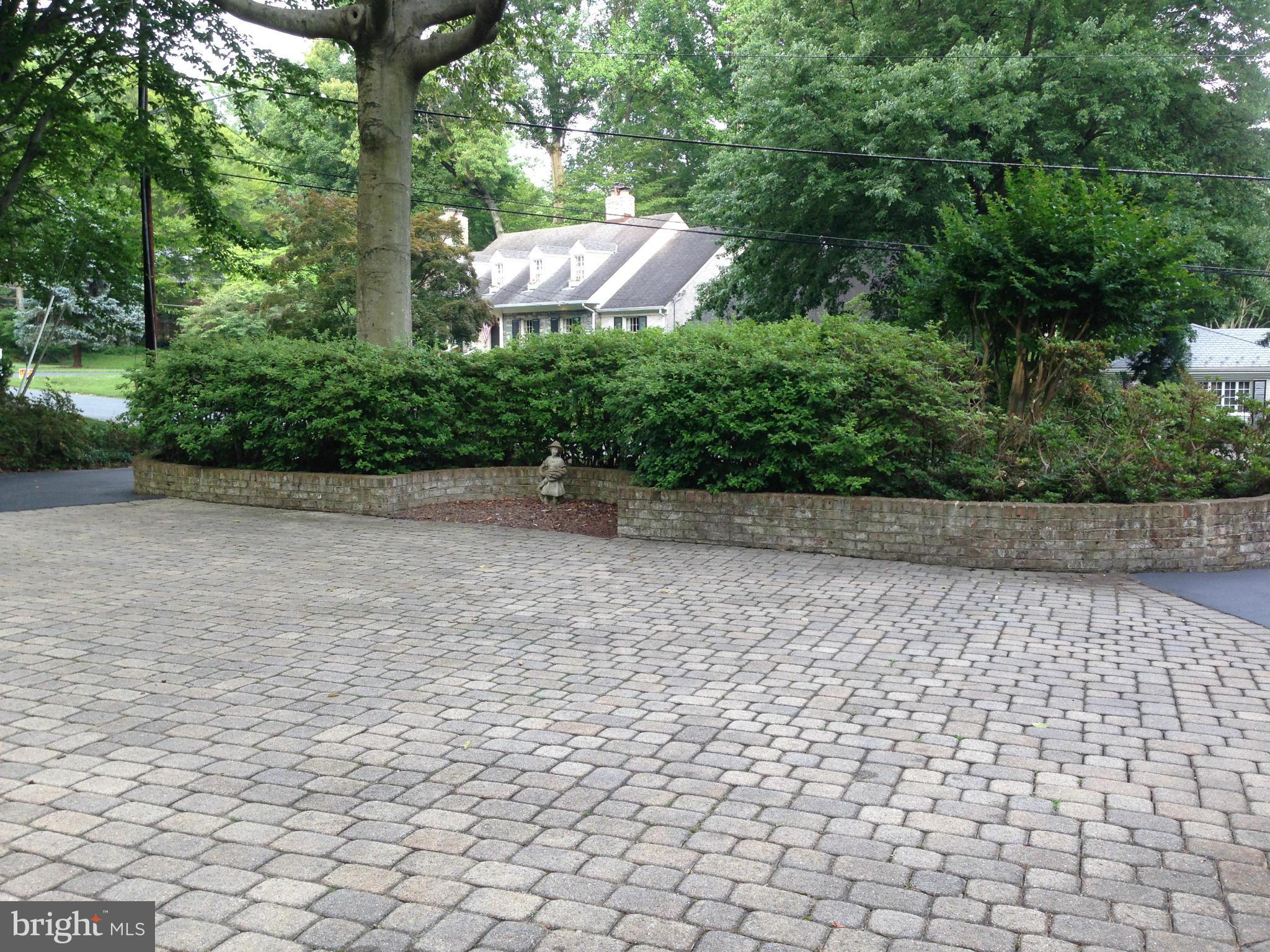 7109 Darby Road Bethesda, MD 20817 - Photo 4 of 22 Exterior (General)