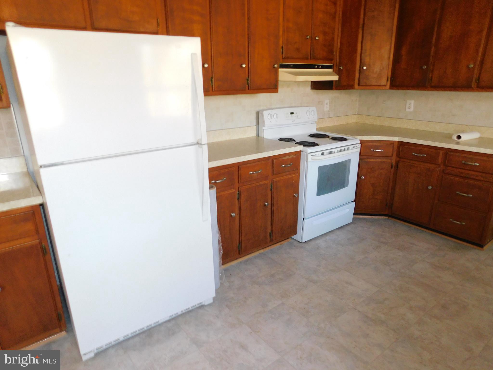 10374 Rectory Lane King George, VA 22485 - Photo 13 of 25 Kitchen with New Range and Flooring